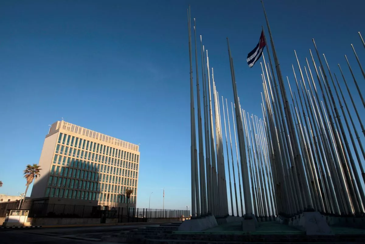 США отозвали дипломатическую миссию из Кубы