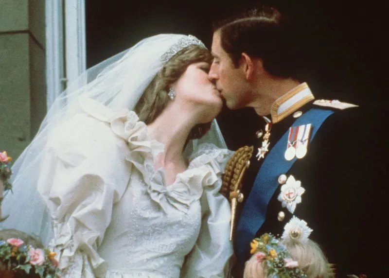 Спустя 36 лет: восстановленная съёмка свадьбы принцессы Дианы и принца Чарльза