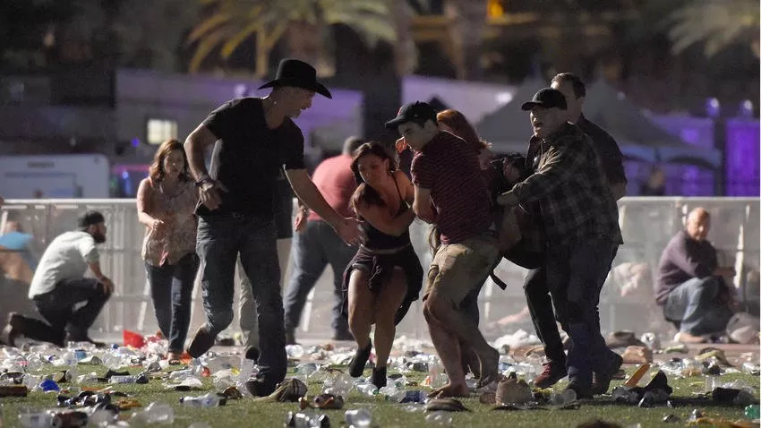 Стрельба в Лас-Вегасе: фото и видео очевидцев. Стали известны подробности о стрелке