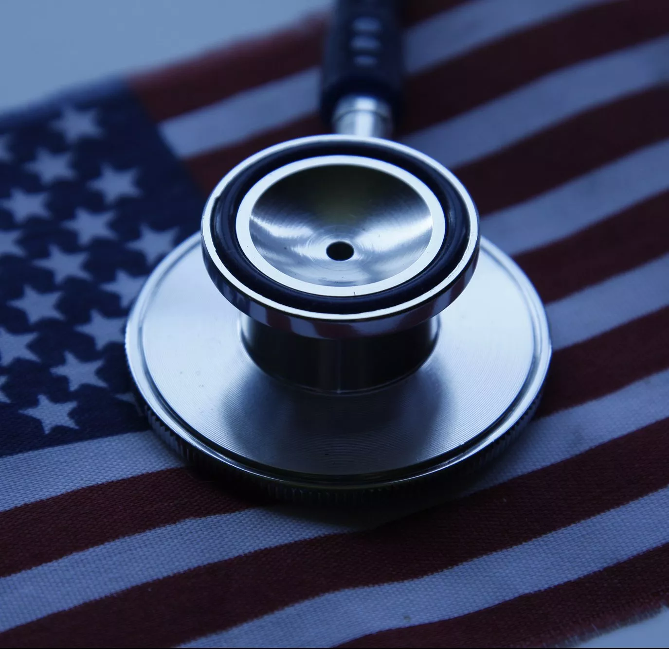 Пандемия лишит миллионы американцев медицинской страховки