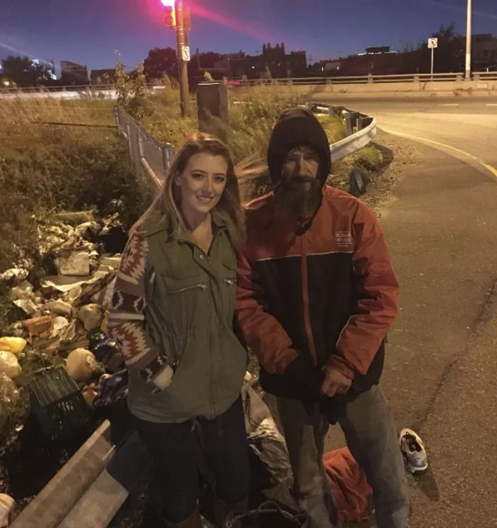 Бездомный отдал последние 20$, не подозревая как круто это изменит его жизнь