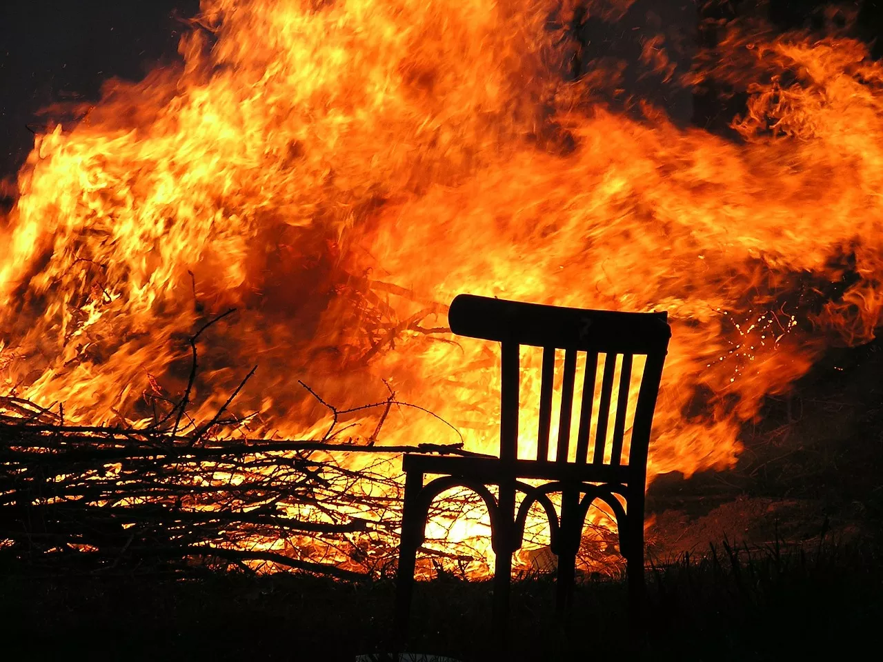 Русскоязычный житель Миннесоты хотел обмануть страховщиков и сжег свой дом