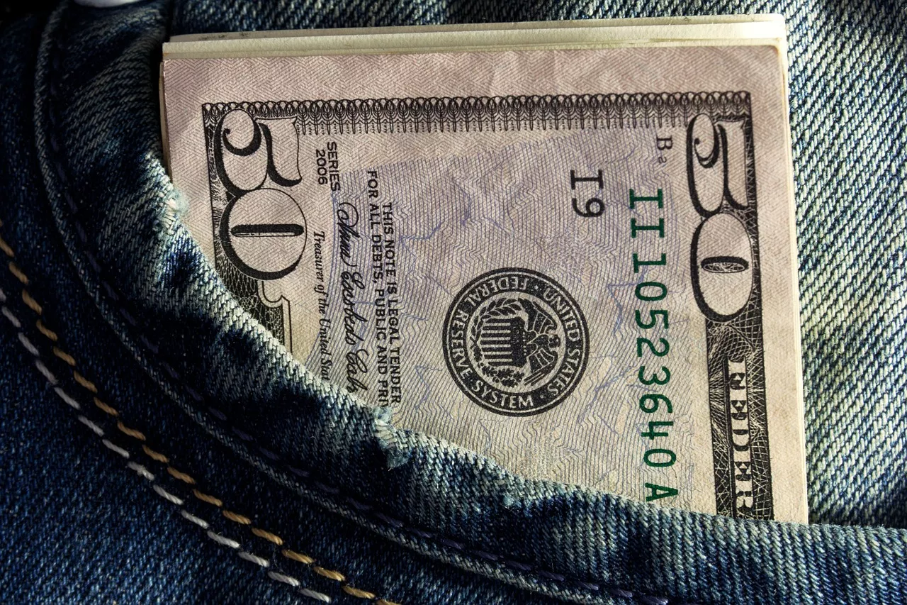 8 вещей, на которые жители США тратят больше всего денег