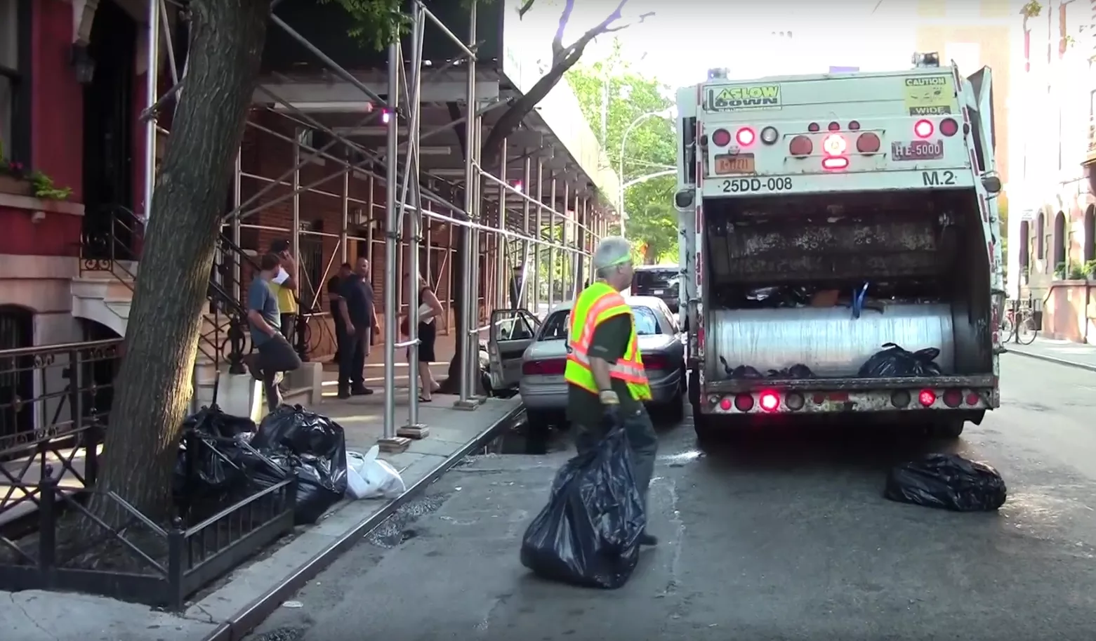 В Нью-Йорке изменили правила выброса мусора