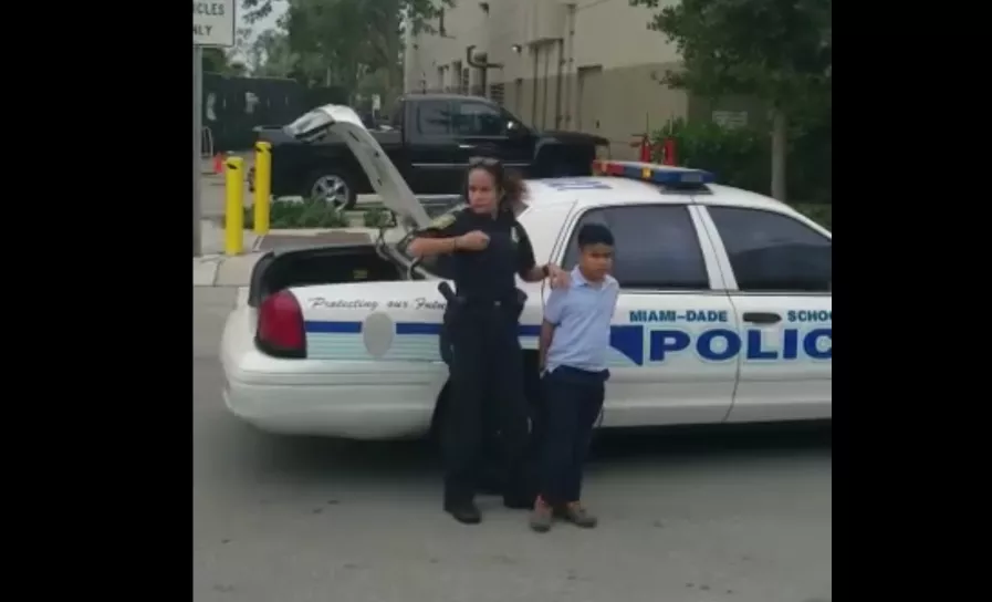 В Майами полиции пришлось арестовать 7-летнего мальчика (видео)