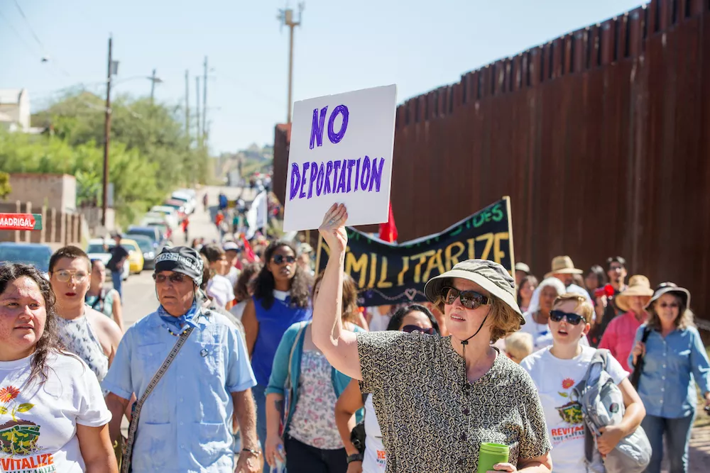 В США вновь принимают заявления на защиту от депортации