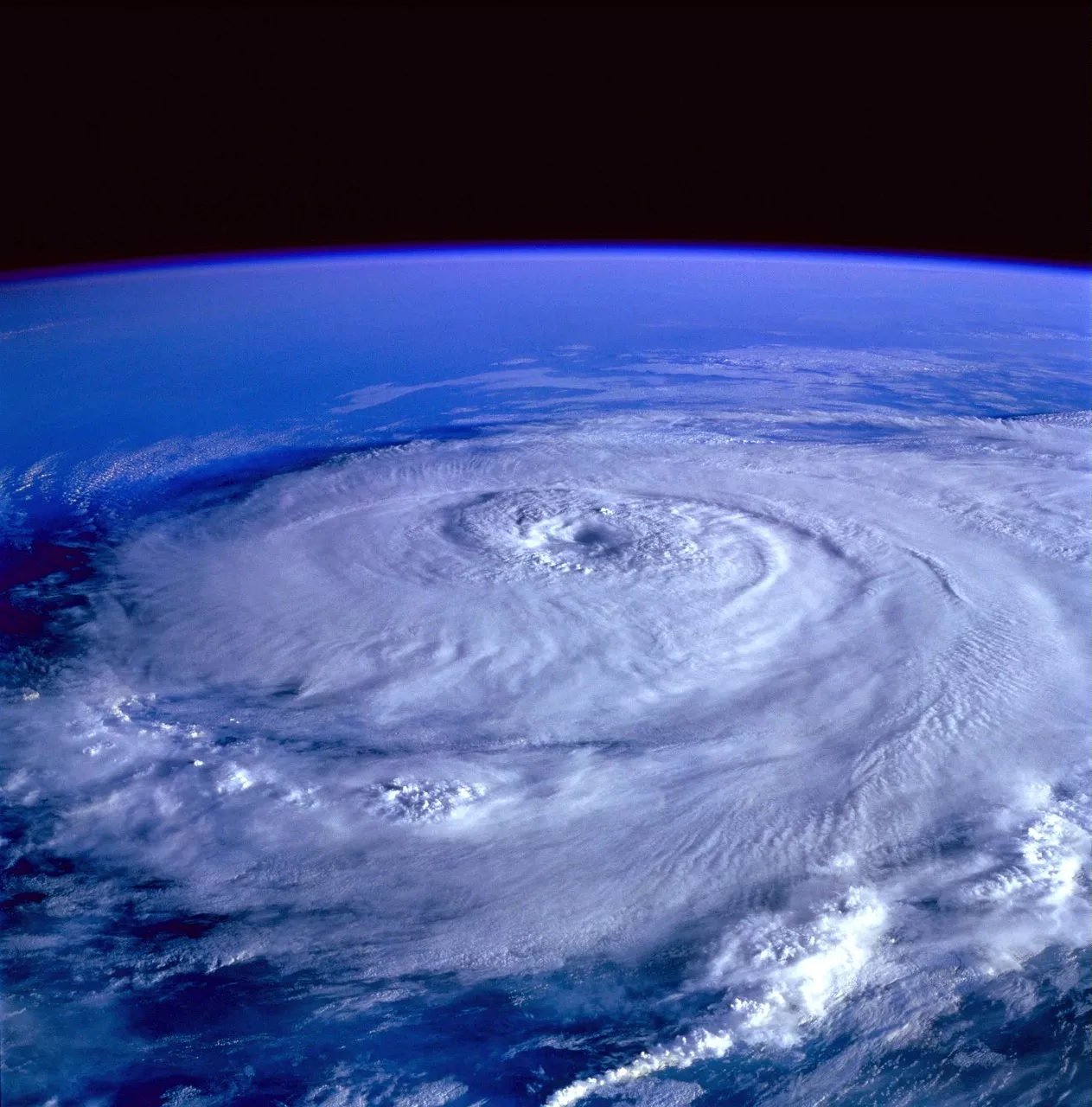 Экспертов пугает ураганное затишье и они дают неутешительные прогнозы