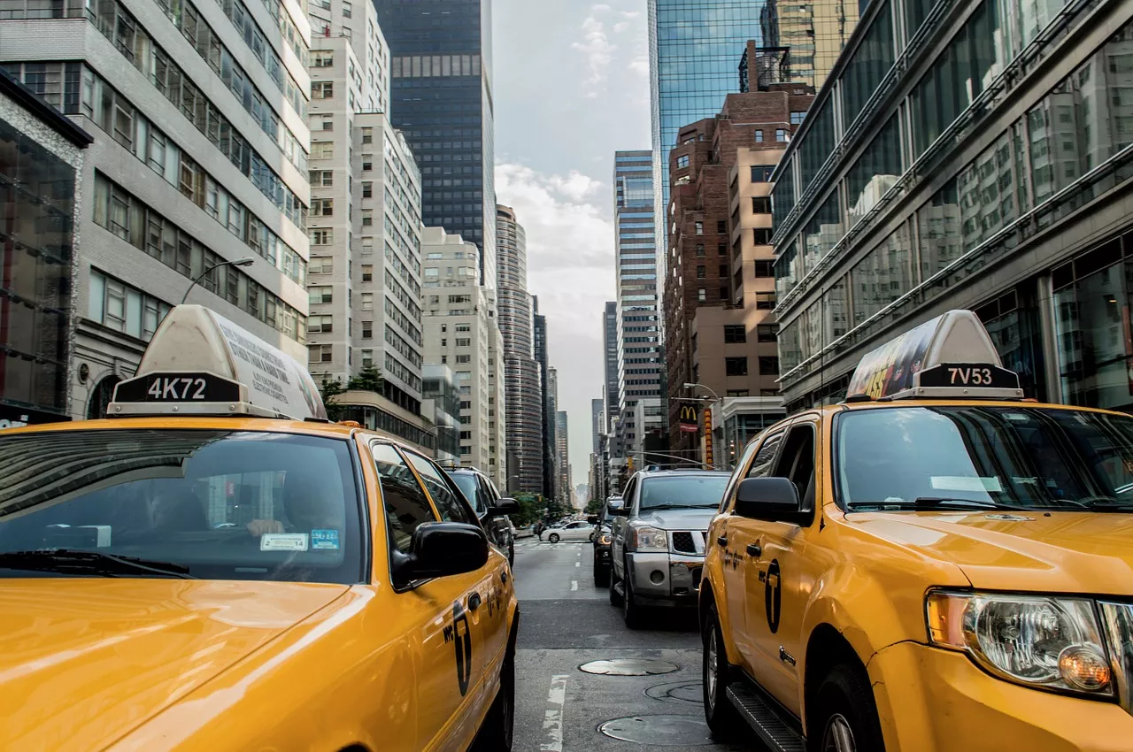 Все о работе таксистом в США: требования, условия и заработок