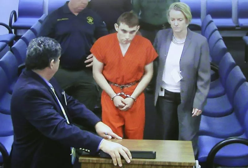 19-летний стрелок из Флориды хочет избежать смертной казни