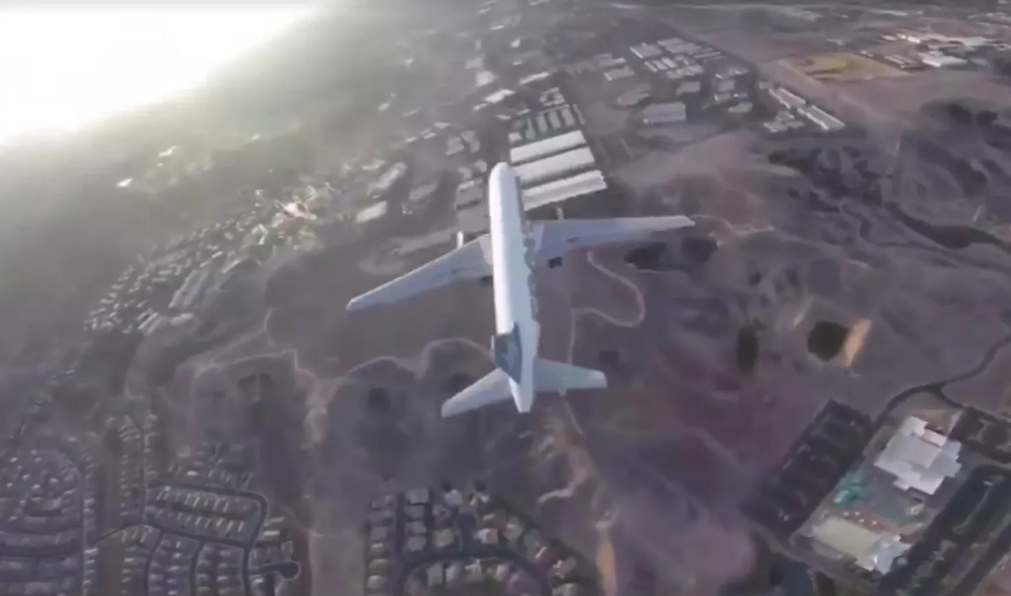 Пилота этого дрона могут оштрафовать на $250 тысяч или посадить на 3 года (видео)