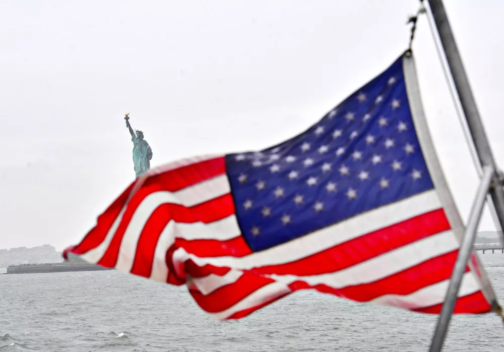 Статуя Свободы  —  не в Нью-Йорке, нет официального языка и другие неизвестные факты о США