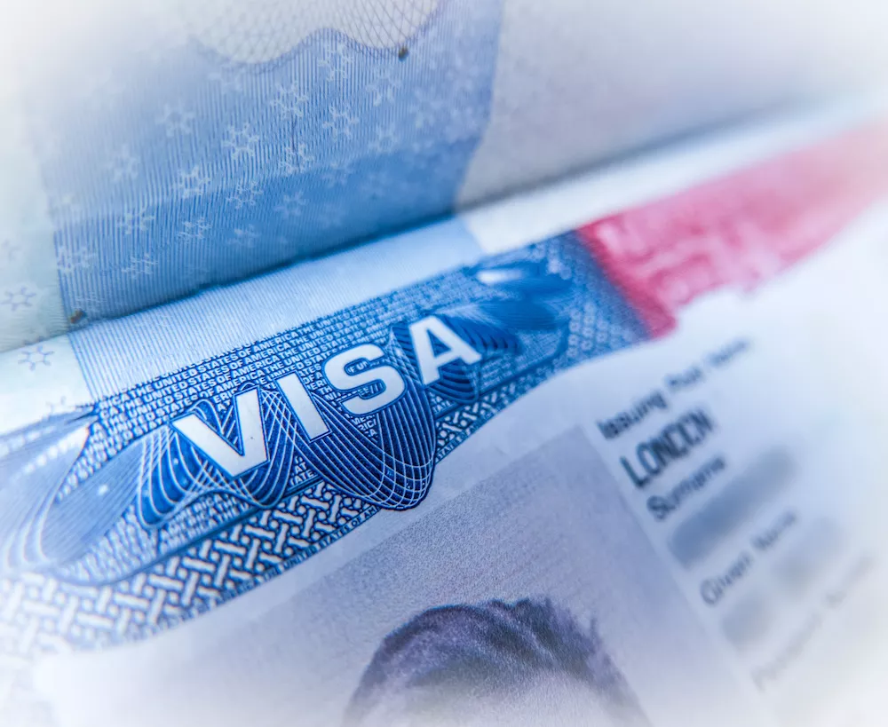 Не гарантирует въезд в США: 10 интересных фактов об американской визе