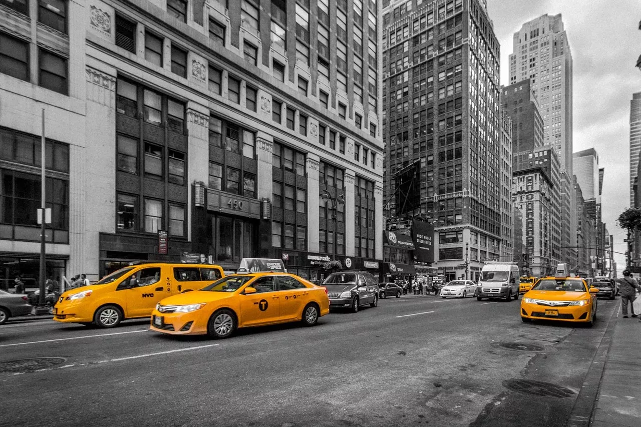 Почему желтые такси в Нью-Йорке становятся символом прошлого