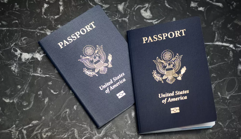 При каких условиях можно оформить два американских паспорта