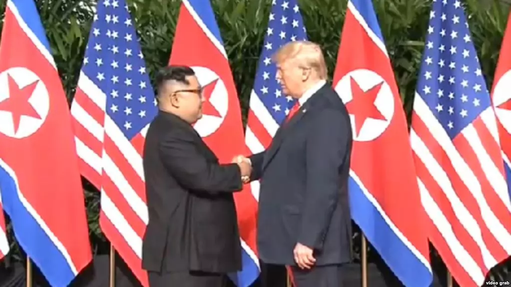 Она состоялась: подробности исторической встречи Трампа и Ким Чен Ына
