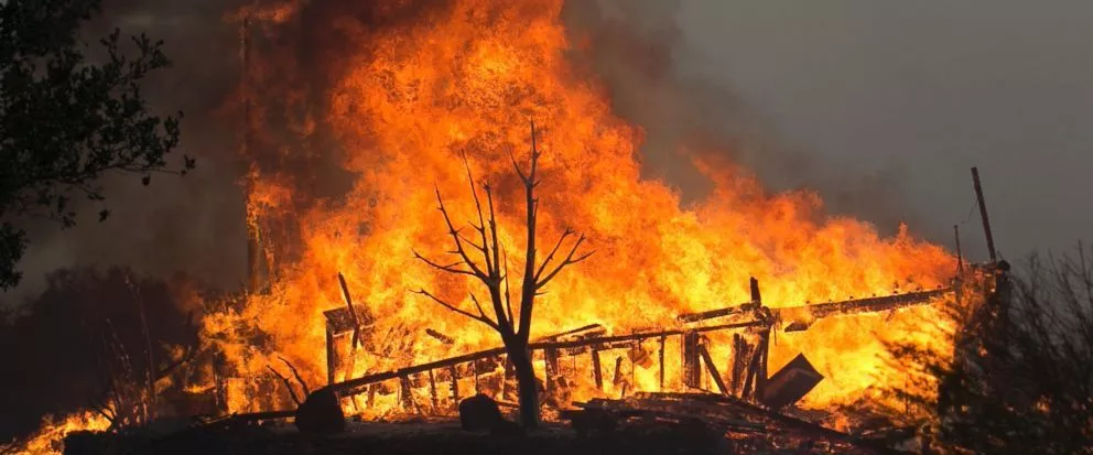 Лесные пожары буйствуют в Калифорнии и Колорадо