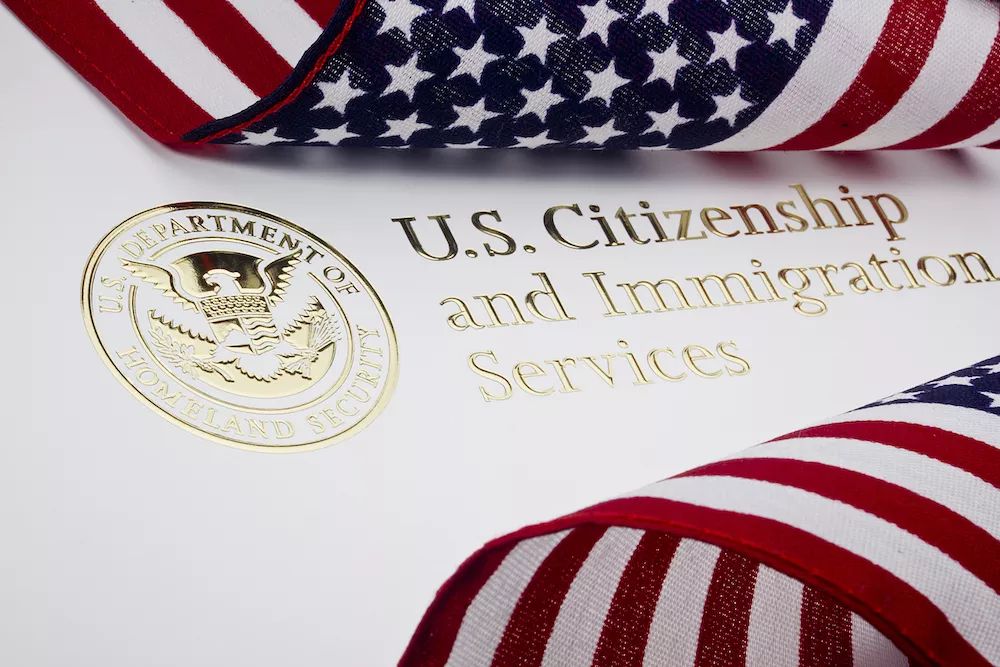 Служба гражданства и иммиграции на грани банкротства
