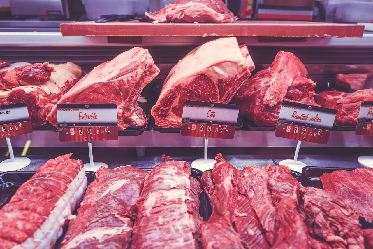 Жители США могут столкнуться с дефицитом мяса из-за пандемии