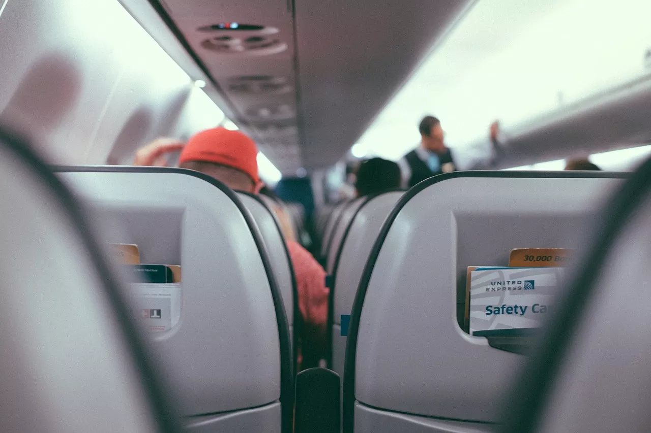 10 вещей, которые не нужно делать во время полета