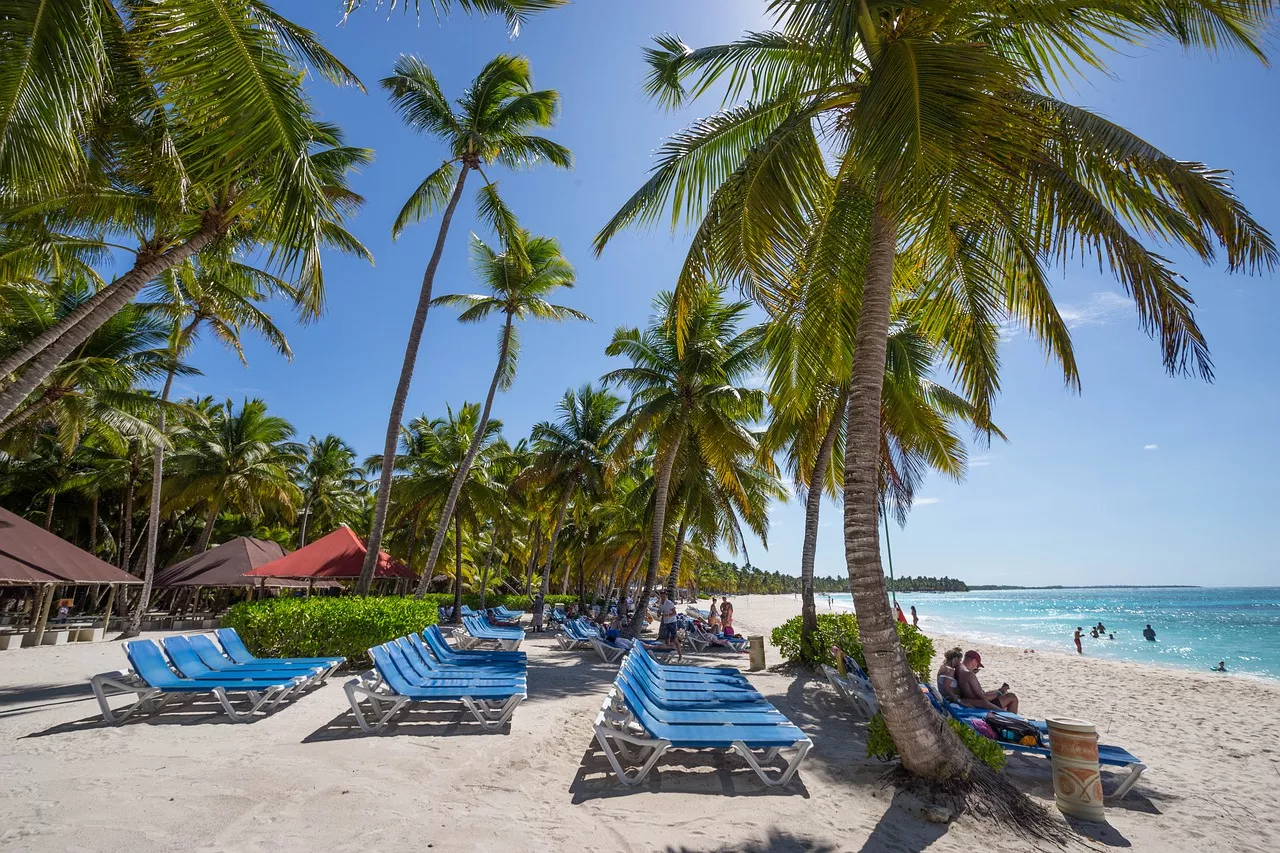 Какие новые правила действуют для туристов на примере Доминиканы