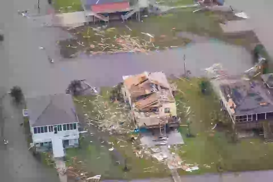 На США обрушился свирепый ураган Лаура: его последствия и что будет дальше (фото, видео)