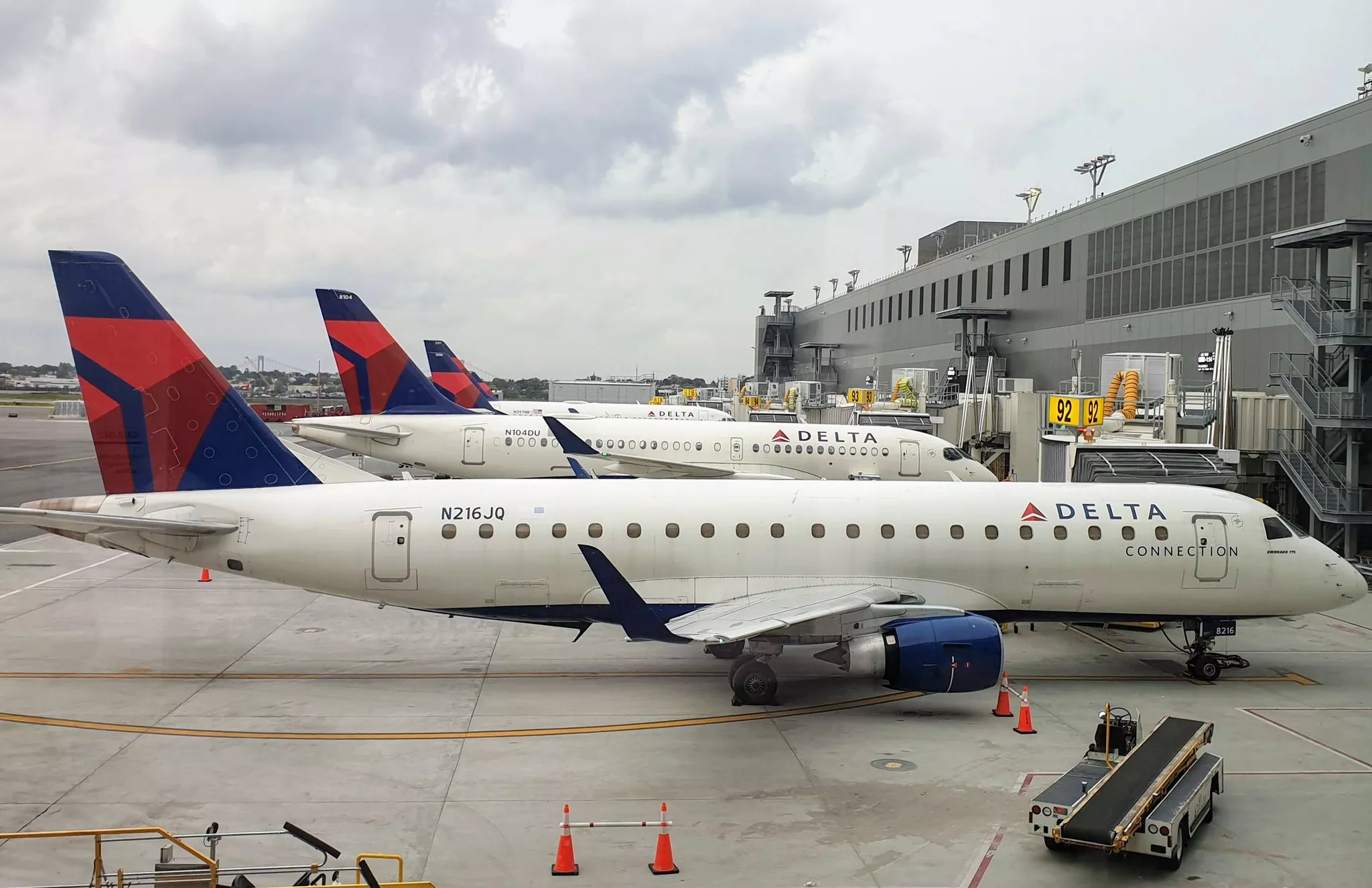 Delta отменила рейс из-за выпившего пилота: пассажиры уже были на борту