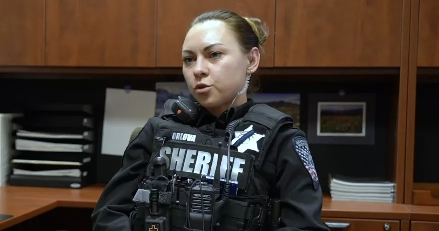 «И из-за одной взятки можно лишиться всего»: украинская иммигрантка рассказала о работает помощником шерифа