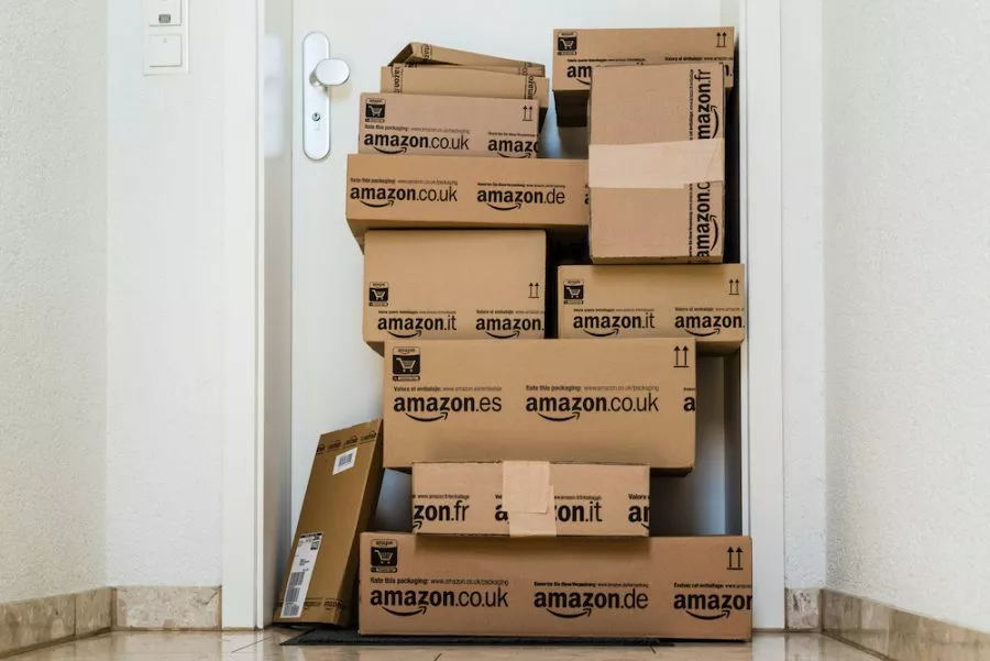 Как Amazon продает за $1  и дороже невостребованные посылки: что там можно найти