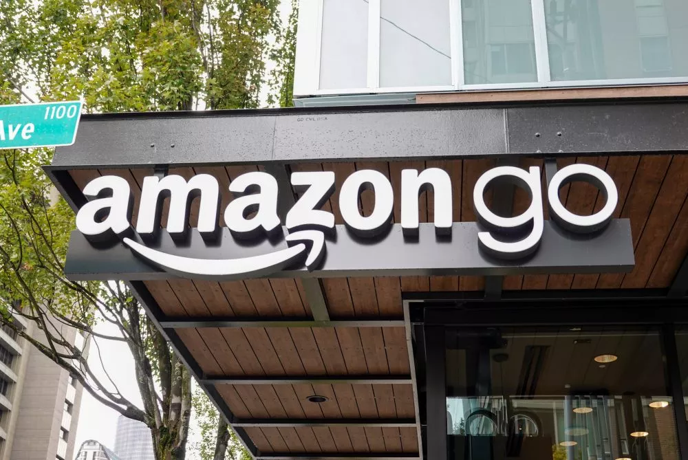 В универмагах Amazon появятся высокотехнологические примерочные