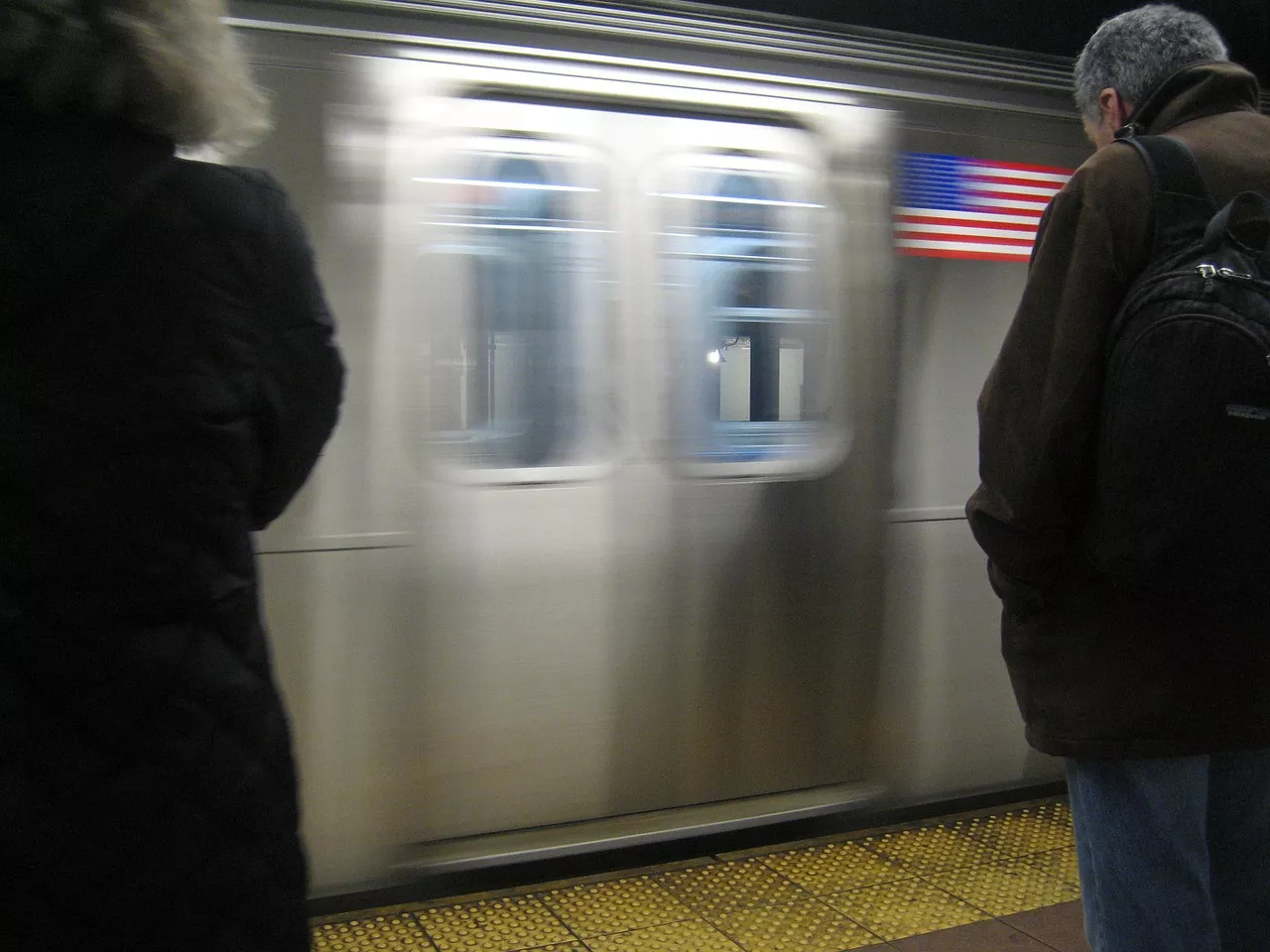 Почему в метро Нью-Йорка нет кондиционеров