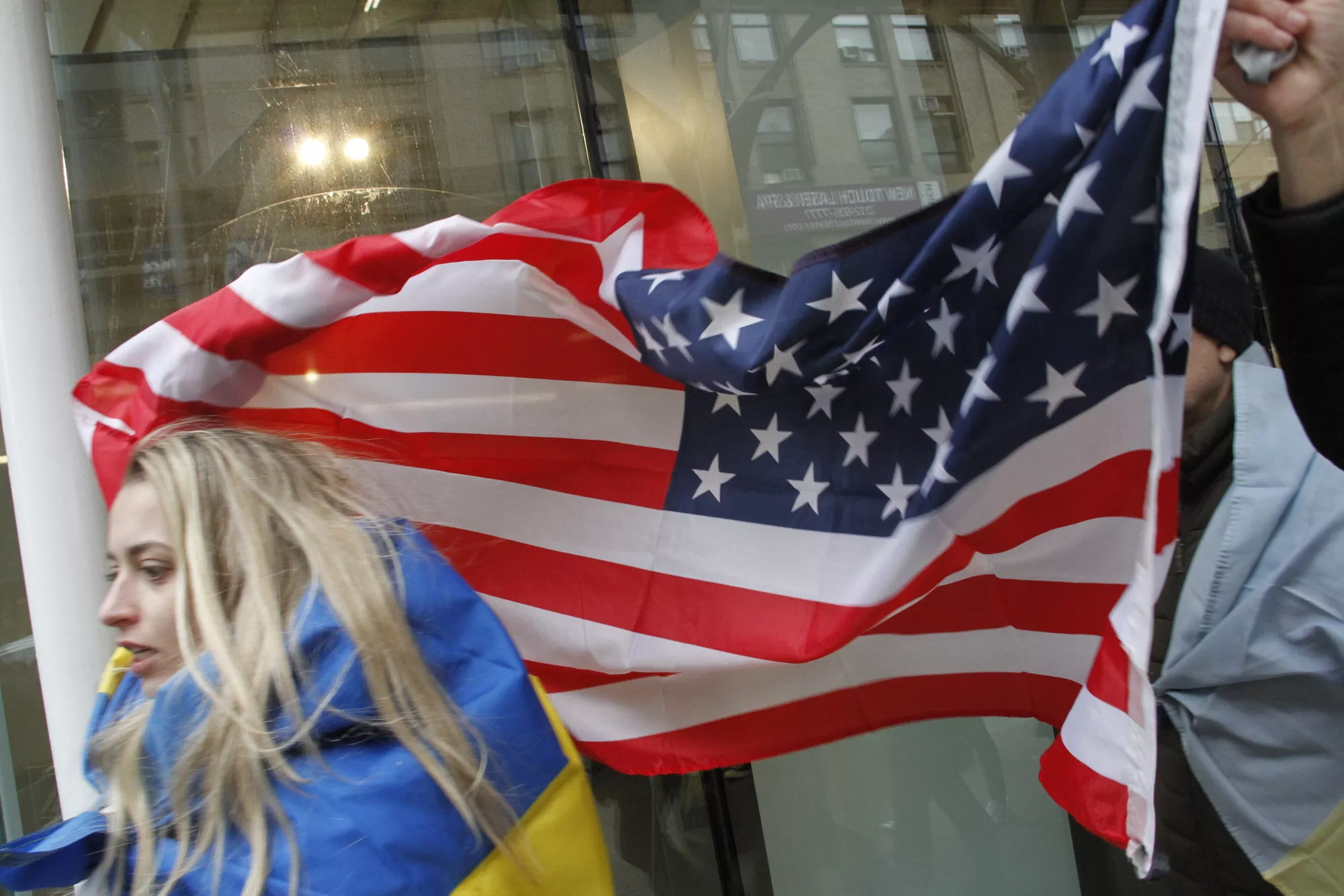 Украинцам позволили работать в США без разрешения на трудоустройство