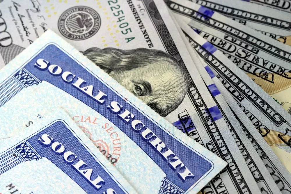 Социальное пособие в США вырастет почти на $2000
