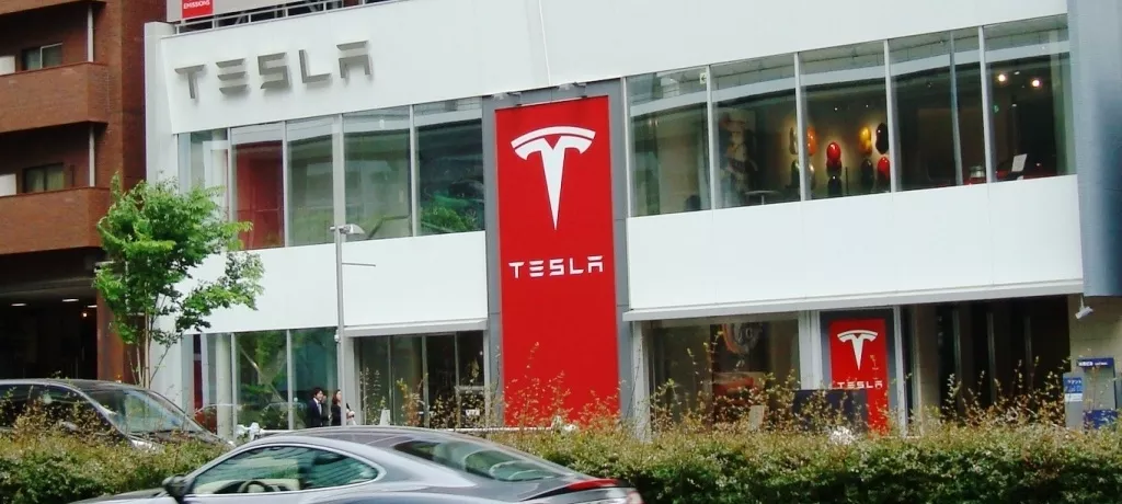 Tesla ищет стажеров: как пройти стажировку в компании?