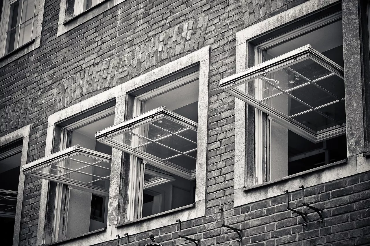 Почему в США устанавливают окна с вертикальными створками