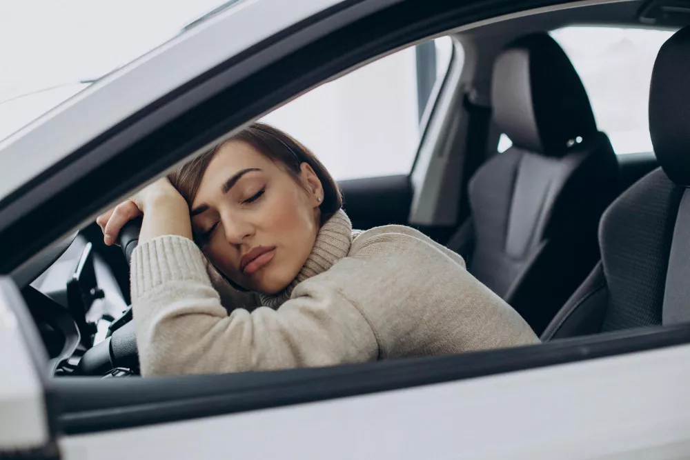 Сон в автомобиле: где водителей-сонь могут оштрафовать в США