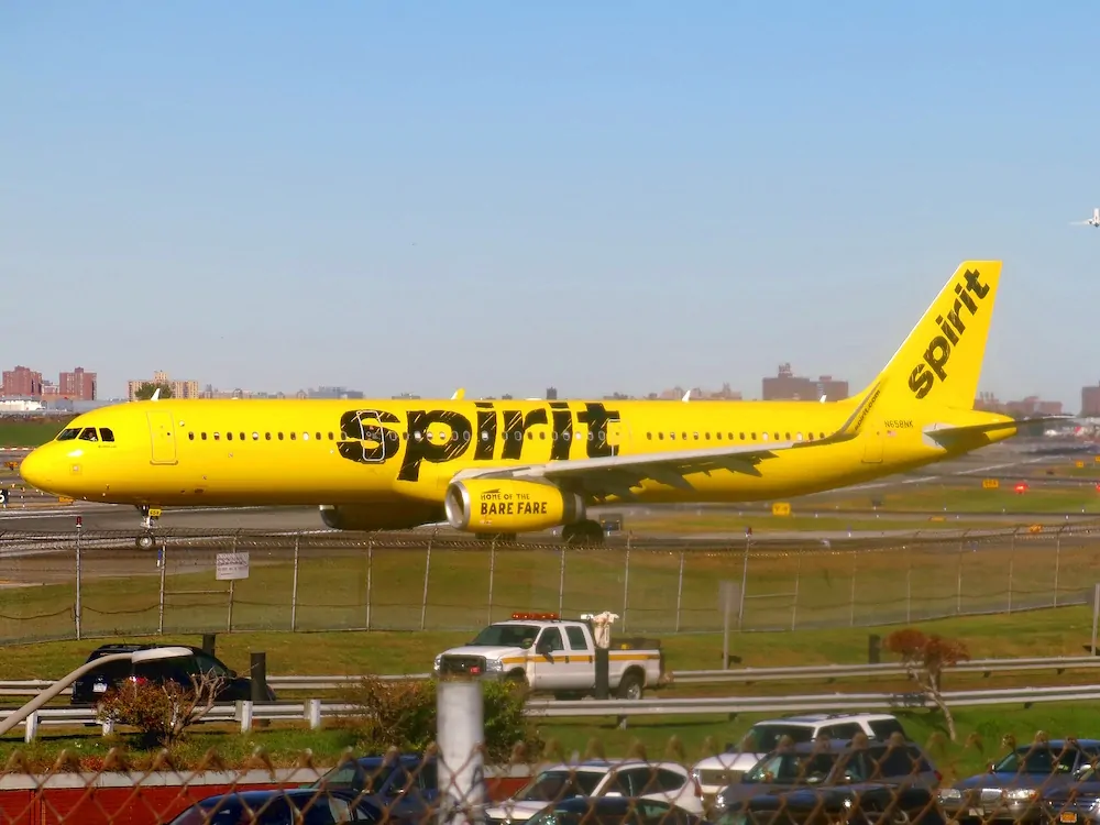 Spirit Airlines обанкротились: какое будущее ждет лоукостер